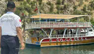 Halfeti'de Tur Teknesi Arızalandı, Yolcular Güvenli Bir Şekilde Tahliye Edildi