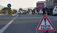 Manisa'da Trajik Kaza! Kamyonet Halk Otobüsüne Çarptı: Can Kaybı ve Yaralılar Meydana Geldi