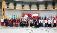 Antalya’da Başkan Vekili Özdemir, şampiyon sporcularla buluştu