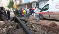 Altyapı çalışmasında göçük: Toprak altında kalan 2 işçi yaralandı
