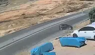 Direksiyon hakimiyetini kaybetti: Araç menfeze uçtu, 3 kişi yaralandı