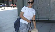 Ecem Erkek, Zorlu AVM'de sevimli dostuyla birlikte objektiflere takıldı!