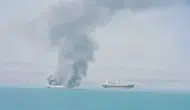 İran, Hürmüz Boğazı'ndan 2 petrol tankerinde patlama yaşandı