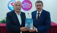 Trabzon'da FETÖ ve Din İstismarı Söyleşisi Düzenlendi: Prof. Dr. Öztürk'ten Dikkat Çeken Uyarılar