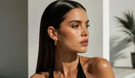 Yazın Trendi: Yüz Hatlarını Vurgulayan Ultra Düz Sleek Saç Modası!