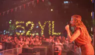 Arhavi’de Festival Coşkusu Zirveye Ulaştı: Merve Özbey Geceye Damga Vurdu