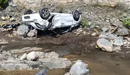 Adana'da feci kaza: Dere yatağına devrilen otomobilde can verdiler