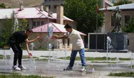 Bayburt'ta Hava Sıcaklıkları Yükselişte, Serinlemek İçin Çare Arayışları Başladı!