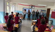 Kaymakam Kalkan, Yeni Eğitim Yılının İlk Gününde Öğrencilerle Buluştu