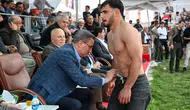 Vali Baruş, Büyük Pasinler Karakucak Güreşleri'ne Katıldı