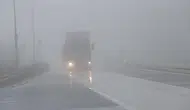 Bolu Dağı Geçişinde Yoğun Sis Görüş Mesafesini Düşürdü