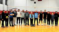 Trabzon'da Huzurevi ve Sosyal Hizmet Merkezi Personelinden Voleybol Dostluk Maçı