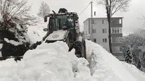 Trabzon'da karla mücadele ekipleri 7/24 sahada, yollar yeniden ulaşıma açıldı