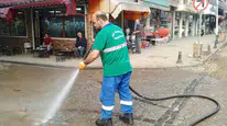 Rize Belediyesi Pazar’da Sokak Yıkama ve Temizlik Çalışmalarını Sürdürüyor