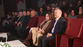 Yomra’da Sanal Âlem Bir Âlem Tiyatro Oyunu İzleyicilerden Büyük Beğeni Topladı