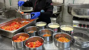 Aşkale Belediyesi İhtiyaç Sahiplerine Sıcak Yemek Hizmetini Başlattı