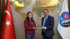 Kars Belediyesi personeline takdirname gururu