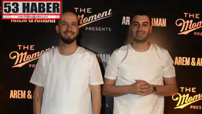Arem Özgüç ve Arman Aydın kariyerlerinin 10'uncu yılını sahnede kutladı