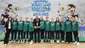 Artvin’den Voleybol da tarihi başarı: Türkiye’nin en iyi 4 takımı arasına girdiler