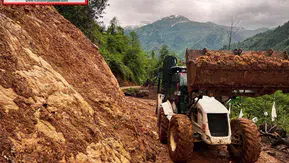 Rize’de Şiddetli Yağışın Ardından 27 Köyde Çalışmalar Sürüyor