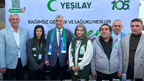 Ticaret Bakanı Ömer Bolat, Yeşilay Standını Ziyaret Etti