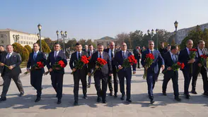 Haydar Aliyev, Azerbaycan'da anma töreniyle saygı ile yad edildi