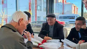 Esentepe Söğütlü Anadolu Lisesi Öğrencilerinden Yıldızlı Huzurevine Anlamlı Ziyaret