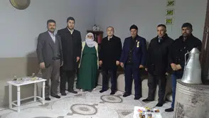 Karaçoban Kaymakamı, gazi Oğan'ı ziyaret ederek vefa örneği sergiledi