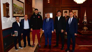 Vali Yıldırım, Milli Sporcuları Makamında Kabul Etti