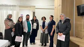 Erzurum'da Gebe Okulu 2025 mezunlarını verdi, eğitimlerle sağlıklı doğum süreci vurgulandı