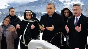 Vali Tahir Şahin’den Şehit Eren Bülbül’ün Kabrine Anlamlı Ziyaret