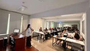 Arsin Meslek Yüksekokulu Öğrencilerine Saygılı Yaşam ve Güvenli İlişkiler Eğitimi
