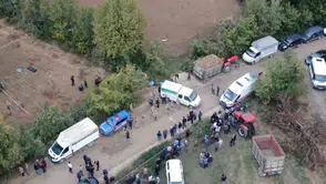 Tarlada aynı aileden 4 kişiyi katletti