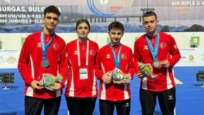 Trabzonlu Eren Kalfa, Avrupa Şampiyonası'nda rekor kırıp altın madalya kazandı!