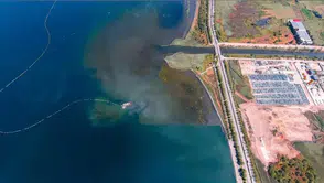 İzmit Körfezi’nde 110 bin kamyon çamur temizlendi