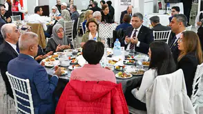 Antalya’da büyük aile sofrası iftarında anlamlı buluşma