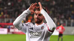 32 Yıl Sonra Aynı Tarz Gol: Orkun Kökçü’nün Frikiği Sergen Yalçın’ı Hatırlattı