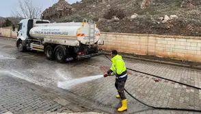 Bayburt’ta Bahar Temizliği Başladı: Belediye Ekipleri Sokakları Yıkıyor