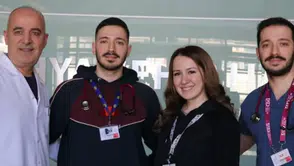 Kütahya Şehir Hastanesi’nde Aynı Çatı Altında 4 Sağlıkçı: Baba, Doktor Kız ve İkiz Oğullar