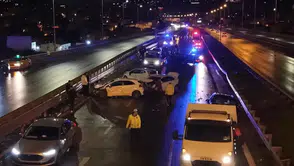 Yağmurlu Havada Zincirleme Kaza: 4 Yaralı, Otoyolda Trafik Durdu