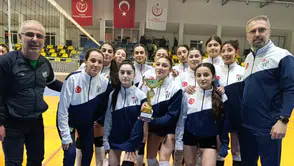 Artvin’de Genç Kızlar Voleybol Şampiyonu Artvinspor