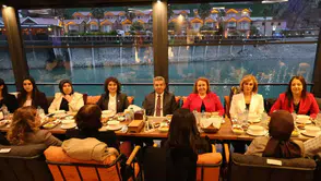 Artvin Valisi Ergün, Kadın Çalışanlarla Birlikte İftar Sofrasında Buluştu