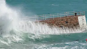 Kuvvetli rüzgar uyarısı: Birçok bölgede fırtına etkili olacak!