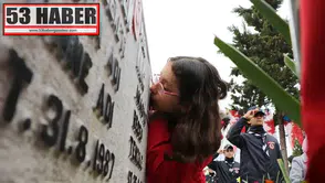 Samsun'da 18 Mart anısına şehitlikte duygusal tören düzenlendi, vatan sevgisi bir kez daha vurgulandı.
