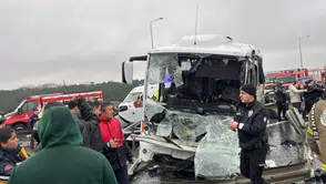 İstanbul’da Polis Servisi Kaza Yaptı: Şehit Denilen Polis Hayata Döndürüldü
