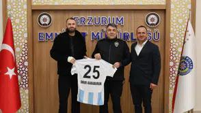 Erzurumspor Futbolcusu Mustafa Yumlu’dan Emniyet Müdürü Karaburun’a Ziyaret