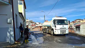 Bayburt’ta Mahallelerde Kapsamlı Temizlik ve Yıkama Çalışması