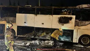 Esenler'de yolcu otobüsünde yangın paniği, trafik aksadı!