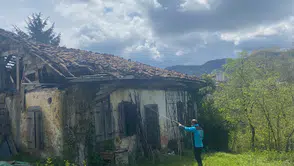 Trabzon’da Metruk Evler İlaçlanıyor, Kokarcaya Geçit Verilmiyor