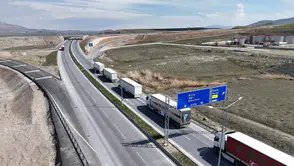 Van'dan İran'a 6 TIR Dolusu Sağlık Yardımı Gönderildi